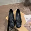 Zapatos Planos Retro para Mujer con Remaches y Lazo, con Aumento Oculto de Altura, Zapatos de Abuela Slip-On Poco Profundos con Suelas Suaves, Mocasines Cómodos