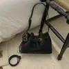 Bolso Cesta Retro de Nicho para Mujer 2025 Nuevo Bolso Cubo Marrón Gamuza Hombro Único Cruzado Bolso Nube