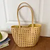 Bolsa tote vintage vazada estilo coreano transfronteiriça para mulheres, novo modelo de verão 2026, bolsa simples de ombro e sob o braço de grande capacidade