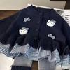 Roupa de Outono para Meninas 2025 Novo Estilo Coreano Casaco de Tricô Infantil Conjunto de Duas Peças Moderno de Primavera e Outono para Bebê