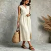 Vestido de verão sem mangas com decote V, feito sob medida para mulheres, em algodão e linho, com cintura de cordão, bolsos grandes, fendas laterais e comprimento médio para um visual elegante.
