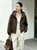 Chaqueta corta casual y moderna con capucha para mujer, nuevo estilo otoño 2026, chaqueta cortavientos versátil y elegante, perfecta para figuras petites
