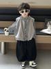 Traje de Primavera y Otoño para Niños 2025 Nuevo Estilo Coreano Ropa Moderna para Bebé Niño Guay y Apuesto Conjunto de Tres Piezas Chaleco de Otoño para Niños