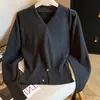 Malha Outono e Inverno Transfronteiriça Veludo Andy Retro Francês Gola V Manga Longa Design Feminino Cor Lisa Elegante Top com Fenda