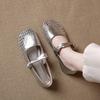 Sapatos Single Prateados Respiráveis Vazados Estilo Francês para Mulheres, Novo Modelo Verão 2025, Elegantes Sapatos Mary Jane com Uma Tira, Bico Quadrado e Salto Baixo