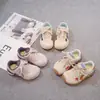 Zapatos Deportivos Casuales para Niños 2026 Primavera y Otoño Nuevos Zapatos Casuales de Malla Transpirable para Niñas y Niños Zapatos Individuales de Moda