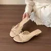 Sandalias de tacón de gatito con lazo de encaje de estilo delicado para mujer, para uso exterior en verano, tacón bajo, punta abierta, punta cuadrada, chanclas absolutamente hermosas