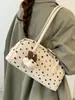 Bolsa de bowling de nicho estilo coreano, nova coleção outono 2026, bolsa de ombro de grande capacidade, bolsa almofada moderna e estilosa para trabalho e deslocamento