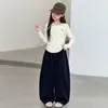 Conjunto de Calça Casual com Capuz para Meninas Camada Base Outono/Primavera Novo Estiloso Moda Infantil Tamanhos Médio e Grande Estilo Coreano Conjunto de Duas Peças