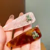 Pinza para el pelo de oso dulce estilo coreano, en colores contrastantes rosa y blanco, con decoración metálica, pinza lateral linda y con ambiente para mujer