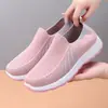 Zapatos de Talla Grande para Mujer de Comercio Exterior, Nuevos Zapatos de Tela Old Beijing Transfronterizos, Zapatos para Caminar, Zapatos Deportivos Casuales Slip-On de Tejido Volador para Mujer