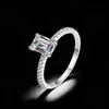 Anillo de Plata de Ley S925 para Mujer, Estilo Europeo y Americano, Moda de Lujo Ligero, Forma Rectangular Irregular, Anillo de Moissanita de Corte Esmeralda de 2 Quilates para Mujer