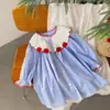 Ropa Infantil Coreana Vestido de Niña con Bordado de Manzana Estilo Otoño 2026 Diseño de Nicho Vintage Elegante Vestido Camisa de Manga Larga