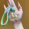 Llavero de Anime Bidimensional Éxito Instantáneo Dibujo Animado Hazte Rico Inmediatamente Cadena para Teléfono Colgante de Bolso Decoración para Coche
