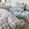 Juego de Cama de Cuatro Piezas 2026 Estilo Nuevo Sábana y Funda de Edredón Dormitorio Estudiantil Juego Individual de Tres Piezas Ropa de Cama Amigable con la Piel para Dormir Desnudo