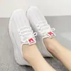 Nuevos Zapatos Deportivos Casuales de Malla para Mujer Primavera y Verano Zapatos para Caminar de Suela Gruesa Zapatos Cómodos de Suela Blanda con Cordones Zapatos de Tela Old Beijing