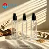 En stock: Botellas de vidrio transparente de 120 ml para dispensar líquidos y lociones, botellas de vidrio de fondo grueso para sueros y emulsiones, y botellas cuadradas para base de maquillaje.