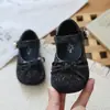 Zapatos de princesa para niñas dulces 2026 primavera y otoño nuevos zapatos negros de cuero para niños, elegantes zapatos para niños pequeños de suela blanda