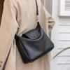 Bolso de Mujer de Piel Genuina 2026 Nuevo Modelo Bolso de Hombro para Mujer de Piel de Vaca de Primera Capa Bolso de Axila Vintage Elegante a la Moda Venta al por Mayor