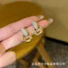 Pendientes Geométricos de Lujo Ligero Completamente Incrustados de Diamantes para Mujer Plata S925 Diseño de Nicho Pendientes de Gama Alta para Ropa de Trabajo Diaria Pendientes Versátiles