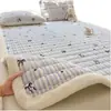Colchoneta Gruesa de Leche Polar Estampada para Invierno, Habitación, Hogar, Tatami, Cojín Suave, Cubierta de Cama Acolchada de Polar Coral Cálido