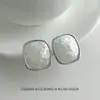 Pendientes de aleación y resina con diseño Dongdaemun coreano de grietas en la tierra sobre fondo blanco, pendientes versátiles retro elegantes para vacaciones