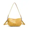 Yuezhi 2026 outono inicial novo design bolsa casual tipo almofada, bolsa de ombro e transversal para o trabalho, bolsa versátil de tecido macio sob o braço