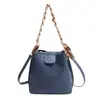 Bolsa de Balde Tecida de Primavera para Mulheres 2026 Nova Moda Bolsa de Ombro Transversal Design de Nicho Bolsa de Mão Bolsa de Balde para Mulheres