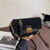 Bolso de axila retro transfronterizo para mujer, nuevo bolso de mano de moda y versátil para el otoño de 2026 con cadena, elegante bolso cuadrado pequeño