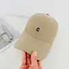 Boné de Baseball Fashion Versátil Bordado com Letra C Estilo Coreano com Aba Macia para Mulheres, Boné de Sol para Exterior Primavera e Verão Que Faz o Rosto Parecer Menor