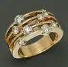 Anillo Hongdi de Estilo Europeo y Americano de Lujo Ligero con Múltiples Capas y Tachuelas de Diamantes, Anillo Ancho Dorado para Mujer, Accesorio Exclusivo para Damas Elegantes