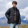 Chaqueta Ligera de Plumas para Hombre Otoño Invierno 2026 Estilo Nuevo con Capucha Corta Portátil Ligera Chaqueta de Plumas Acanalada Cálida para Hombre