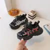 Zapatillas Deportivas para Niños 2026 Primavera y Otoño Nuevos Zapatos Casuales de Malla Transpirable para Niñas y Elegantes Zapatos de Papá para Niños