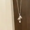 Colar Divertido de Urso Pegando Estrelas para Mulheres, Corrente para Clavícula Estrela com Design de Nicho Levemente Luxuoso, Presente de Verão para Namorada ou Melhor Amiga