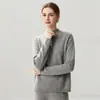 Otoño e Invierno Nueva Camiseta Base de Punto de Cachemira Moda Suave Cómoda Color Sólido Simple Cuello Alto Semiabierto Manga Larga para Mujer