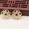 Yiwu Cobre Chapado en Oro Conservación del Color DIY Pieza de Flor Hueca Horquilla Colgante con Borla Adorno para la Cabeza Accesorios Hechos a Mano B1849