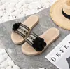 Sandálias de verão estilo étnico para mulheres, chinelos meia-lua da moda com sola rasa para mulheres, para uso ao ar livre, praia, antiderrapantes, florais, sandálias de dedo, sapatos de praia
