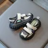 Sandalias Deportivas para Niñas Verano 2025 Estilo Nuevo Sandalias Cerradas para Niños Estilo Coreano Zapatos de Malla Respirables Huecos para Niños Medianos y Mayores
