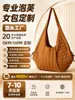 Bolso de axila tipo puff triangular suave y esponjoso, bolso acolchado casual personalizado para mujer, la fábrica admite la producción de bolsos personalizados basados en dibujos y muestras