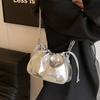 Bolso de mujer plisado de nicho, nuevo bolso de hombro de alta gama de otoño 2024, moderno bolso bandolera tipo cubo.
