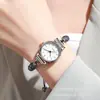 Fiesta de Estudiantes Aspecto Elegante Bosque de Fragancias Pequeñas Estilo Camelia Simple Cadena de Perlas Cerámicas Perlas Reloj de Cuarzo para Mujer