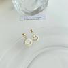 Suministro para puesto de mercado nocturno pendientes de pin de plata 925 perla estilo ins moda pendientes Joker pendientes de temperamento simple al por mayor