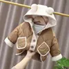 Casaco de inverno masculino com forro de fleece, espessado, novo estilo 2026, jaqueta de algodão da moda para bebês e crianças, roupas de algodão infantis da moda
