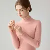 Camisa base de tricô com gola alta e acabamento franzido para outono e inverno, suéter de manga longa, macio e amigável à pele, top interno elegante para mulheres
