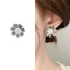 Brincos de Tarraxa Florais Estilo Dongdaemun Coreano Simples Versátil Girassol Pétalas Tridimensionais Brincos Hyuna Agulha de Prata S925