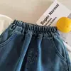 Roupas de Outono para Meninas Calças 2026 Novo Estilo Jeans Descolado para Crianças Calças Casuais Largas de Primavera e Outono Calças Longas da Moda