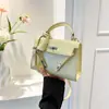 Bolso Pequeño Cuadrado de Moda para Mujer 2026 Nueva Moda Bolso Cruzado Sencillo Versátil de Verano para Viajar Bolso Kelly