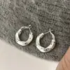 Aretes negros de lunares estilo coreano, con diseños de moño y florales, aretes de aro en forma de C, un estilo fresco y simple, disponibles en múltiples diseños