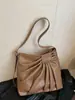 Nova Bolsa Plissada de Ombro Único para Mulheres Outono/Inverno 2025, Bolsa Transversal Versátil da Moda de Alto Padrão para o Dia a Dia, Bolsa de Braço de Nicho de Luxo Leve