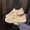 Hebilla de Cinturón Vintage Zapatos Casuales Transpirables Huecos para Mujer Verano 2026 Nuevo Estilo Slip-On Cerrados tipo Zuecos Birkenstock